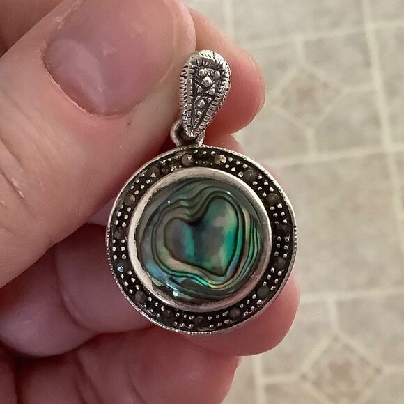 𝅺STERLING SILVER 925 ABALONE SHELL  MARCASITE WOMAN PENDANT​​ - Picture 2 of 7